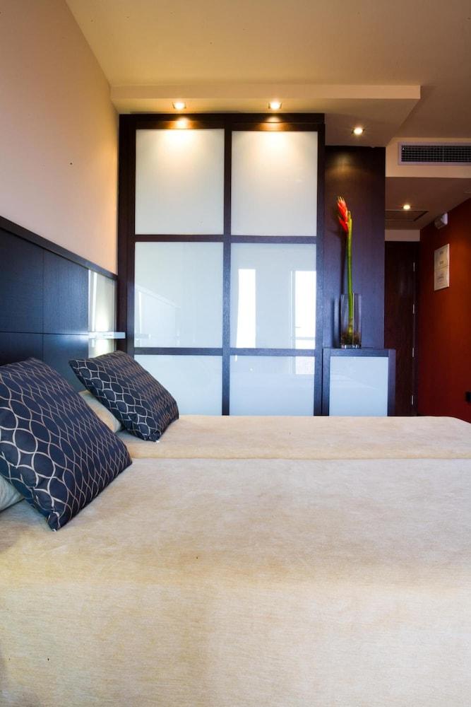 Hotel Royal Nayef Portonovo Zewnętrze zdjęcie