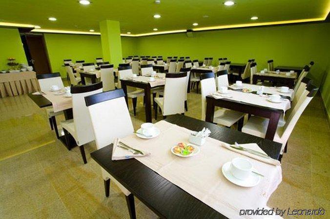 Hotel Royal Nayef Portonovo Restauracja zdjęcie