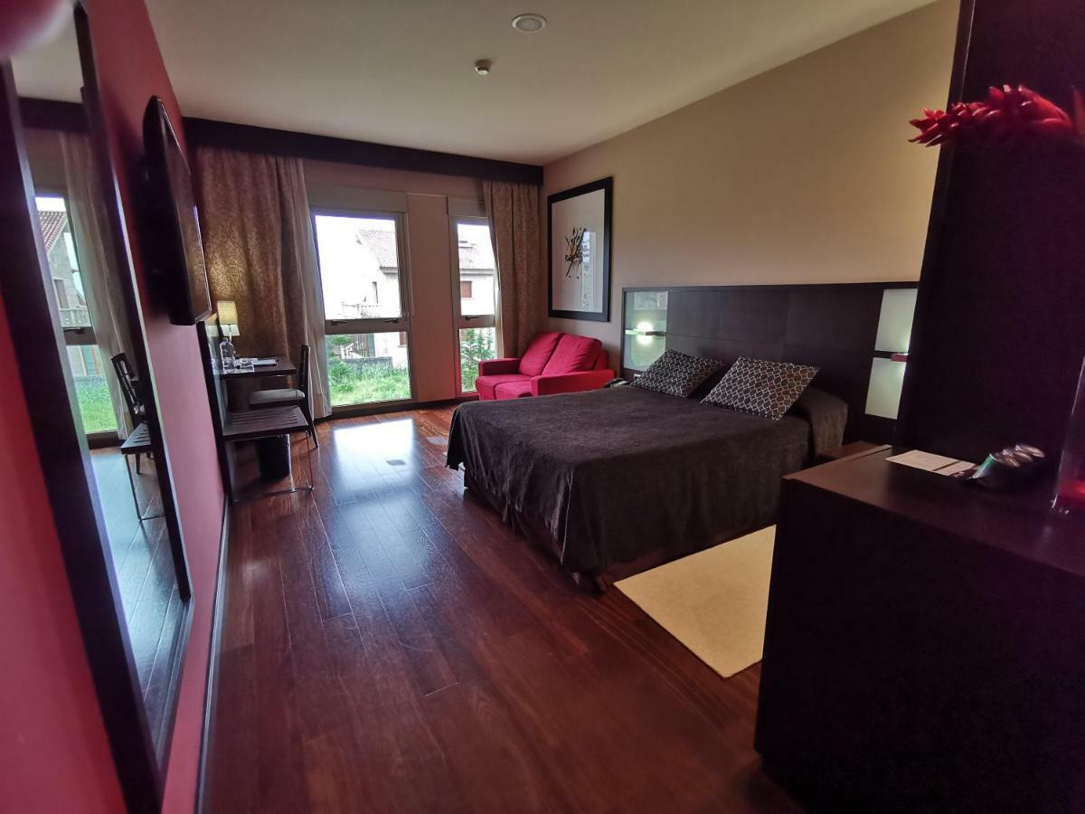 Hotel Royal Nayef Portonovo Zewnętrze zdjęcie